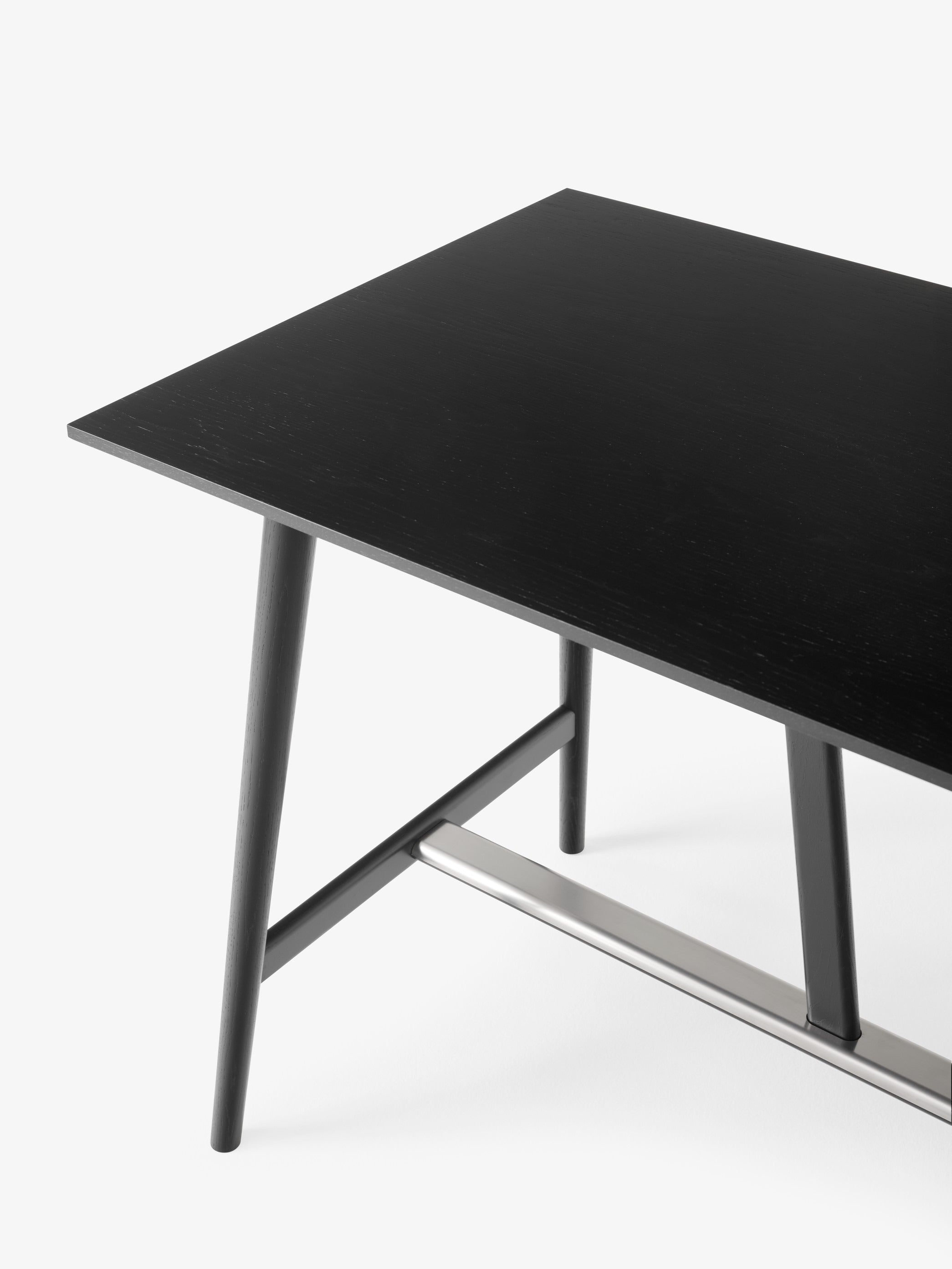 In Between Counter Table SK26 — 146623A262A087_In Between Counter Table SK26_Black Lacquered Oak_Footrest_Detail