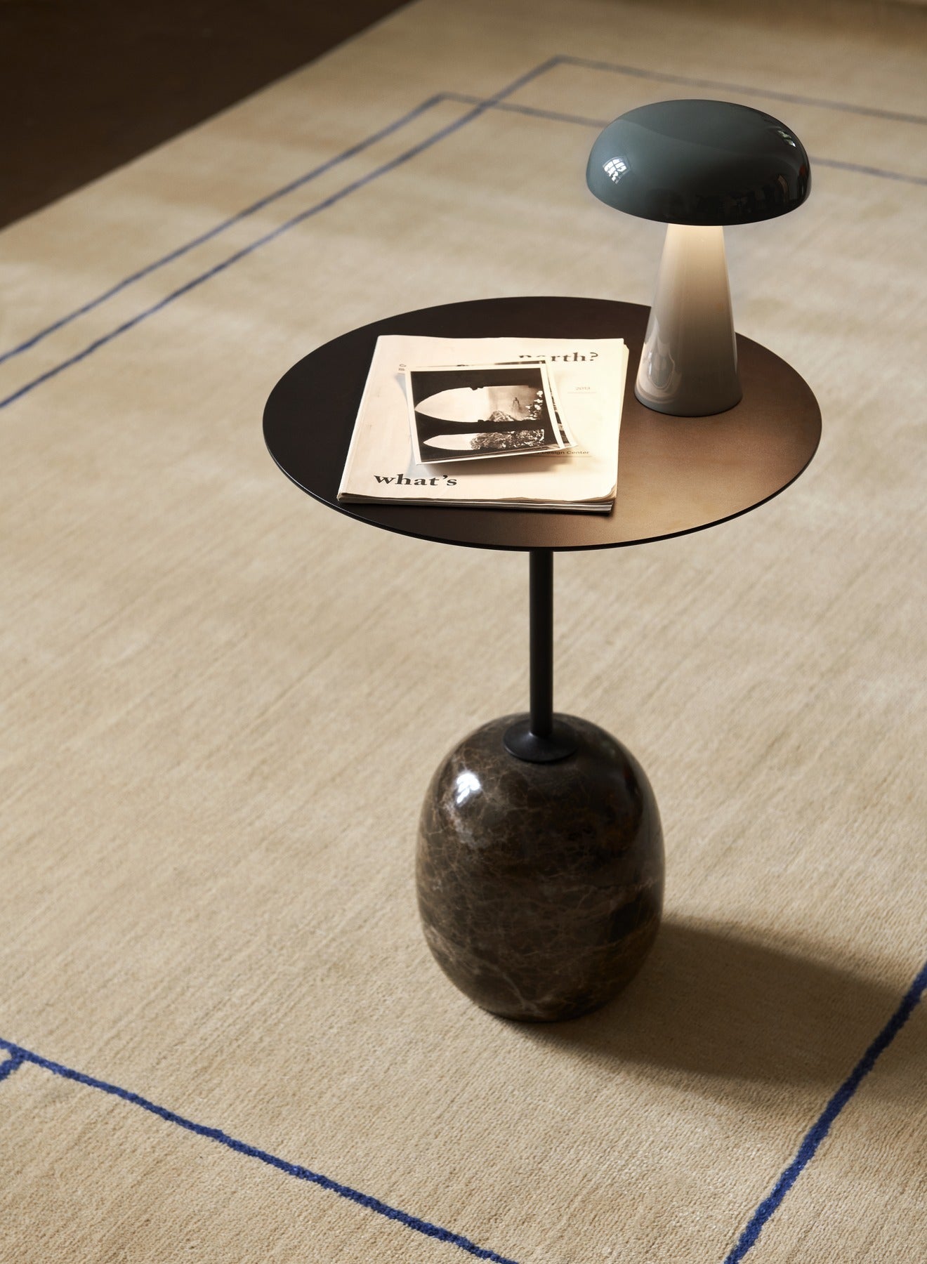 Alfombra &Tradition Cruise Rug AP11 de lana, viscosa y seda de bambú diseñada por All The Way to Paris en tonos elegantes