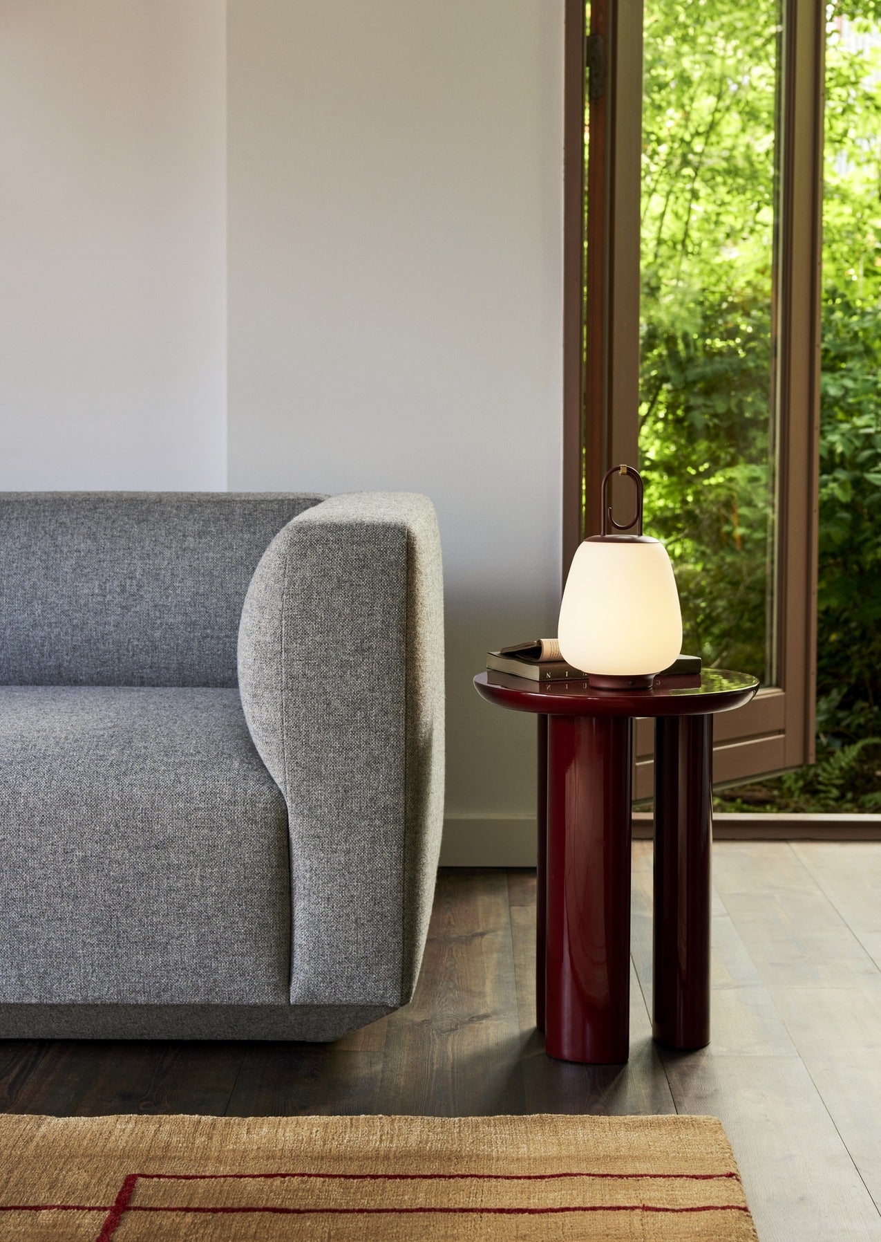Tung Side Table JA3 — ATD_Retail_2022_Develius EV1K_Tung JA3_Lucca SC51_Cruise AP11
