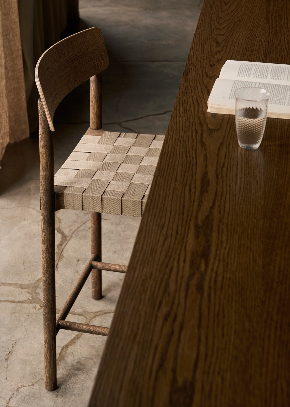 Vaso de cristal transparente &Tradition Collect SC60 diseñado por Space Copenhagen con líneas minimalistas y elegantes sobre ; Collect Drinking Glass SC60 — ATD_Retail_2025_Collect SC60_In Between SK26_Betty TK14; Collect Drinking Glass SC60 — ATD_Retail_2025_Collect SC60_In Between SK26_Betty TK12; Collect Drinking Glass SC60 — ATD_Retail_2025_Collect SC60_In Between SK26_Betty TK13