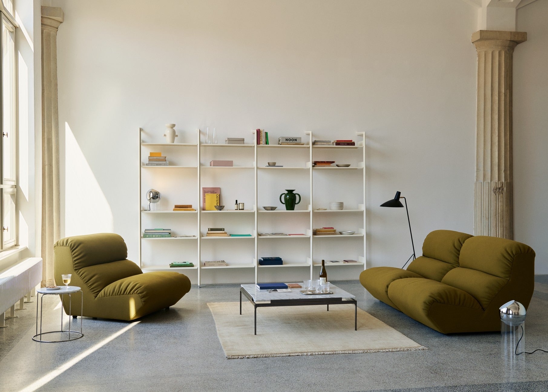 Módulo individual Hi Lo AV54 de &Tradition con estructura de madera contrachapada y tapicería en tela, diseño minimalista nór