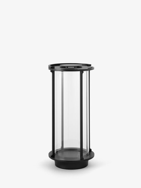 Portavelas &Tradition Collect Hurricane SC83 en hierro galvanizado con pantalla de cristal borosilicato, diseño minimalista n; Collect Hurricane SC83 — ATD_Retail_2024_Collect  Hurricane SC83_02; Collect Hurricane SC83 — Collect Hurricane SC83_Matt Black; Collect Hurricane SC83 — ATD_Retail_2023_Hurricane SC83_detail; Collect Hurricane SC83 — Collect Hurricane SC83_Matt Black_detail_2
