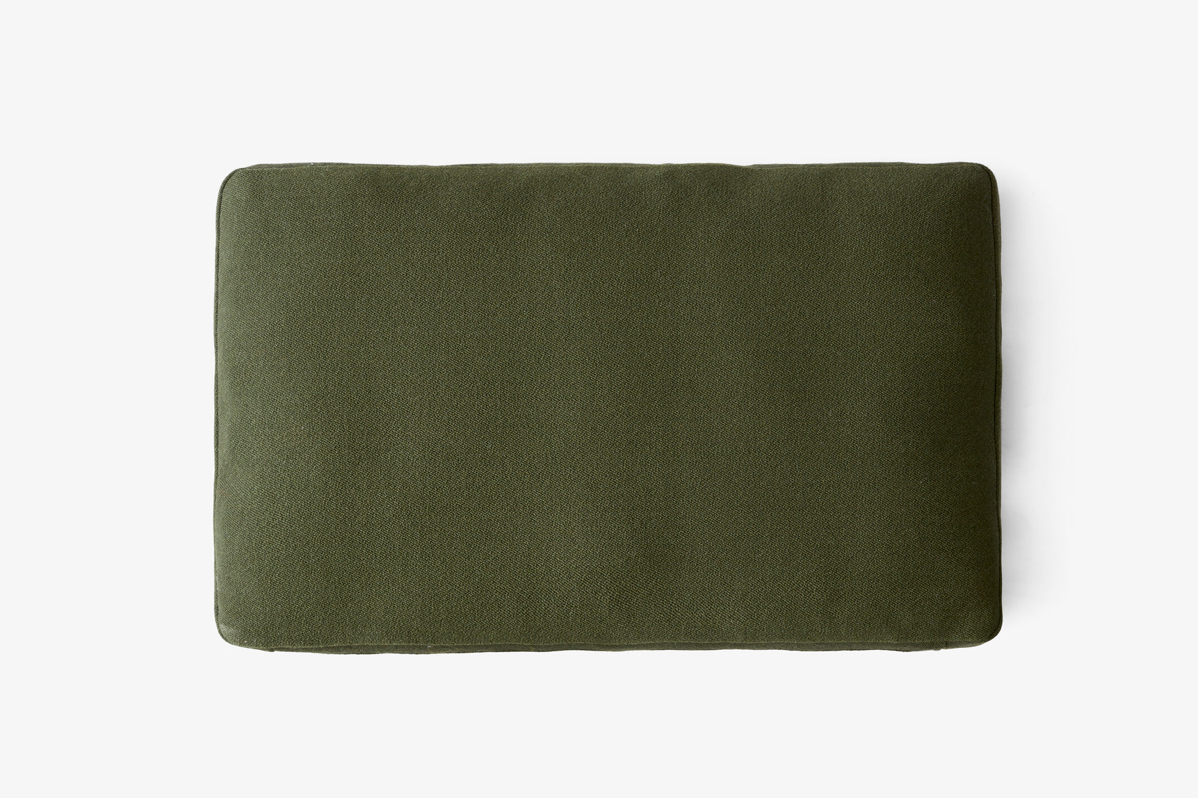 Sofá modular &Tradition Pillow Develius EV5 diseñado por Edward van Vliet con tapicería premium y cojines de pluma