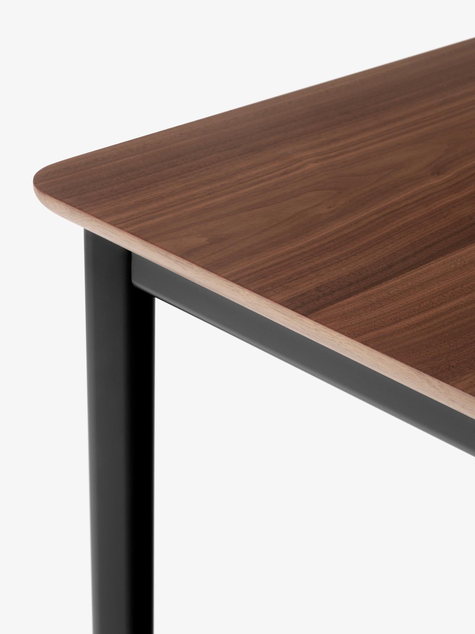Drip Dining Table HW115 — Drip Dining Table HW115 116 117_Veneer Lacquered Walnut w. Black Frame_Detail