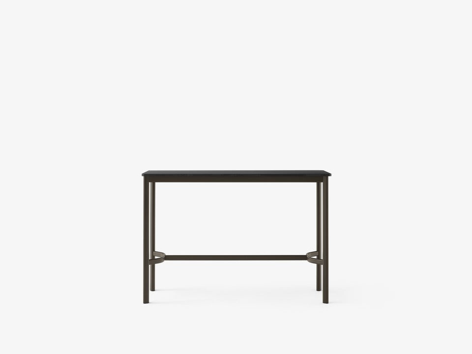 Mesa alta Drip Counter HW111 de &Tradition con estructura de aluminio y superficie de linóleo, diseño minimalista de Hee Well; Drip Counter Table HW111 — Drip HW111 Bronzed Base w. Black Fenix Nano Laminate (0720)_front; Drip Counter Table HW111 — Drip HW111 Bronzed Base w. Black Fenix Nano Laminate (0720)_side; Drip Counter Table HW111 — Drip HW111 Black Base w. Black Fenix Nano Laminate (0720)_side