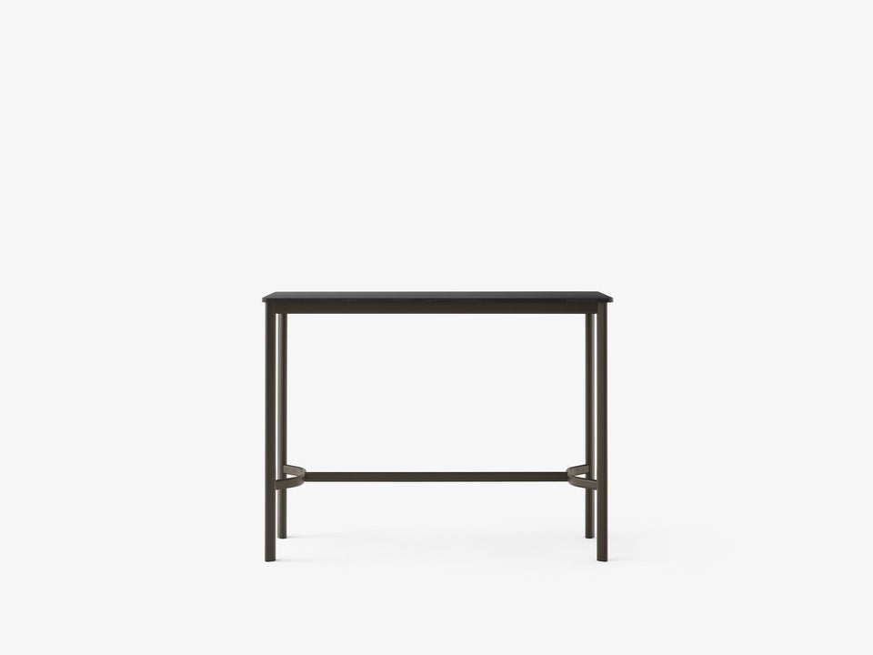Mesa alta Drip Bar Table HW113 de &Tradition diseñada por Hee Welling con estructura de aluminio y superficie de linóleo; Drip Bar Table HW113 — Drip HW113 Bronzed Base w. Black Fenix Nano Laminate (0720)_front; Drip Bar Table HW113 — Drip HW113 Bronzed Base w. Black Fenix Nano Laminate (0720)_side; Drip Bar Table HW113 — Drip HW113 Black Base w. Black Fenix Nano Laminate (0720_side