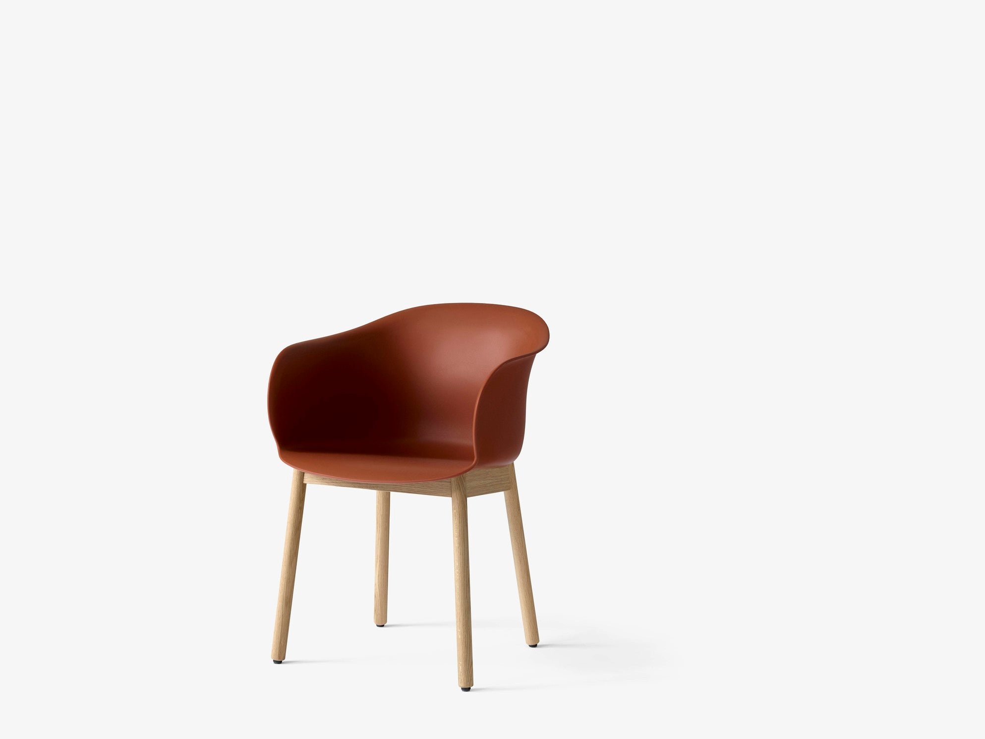 Sillón Elefy JH30 de &Tradition diseñado por Jaime Hayon con asiento de polipropileno y elegantes patas de madera natural; Elefy Armchair JH30 — Elefy JH30_Soft Beige_Oak