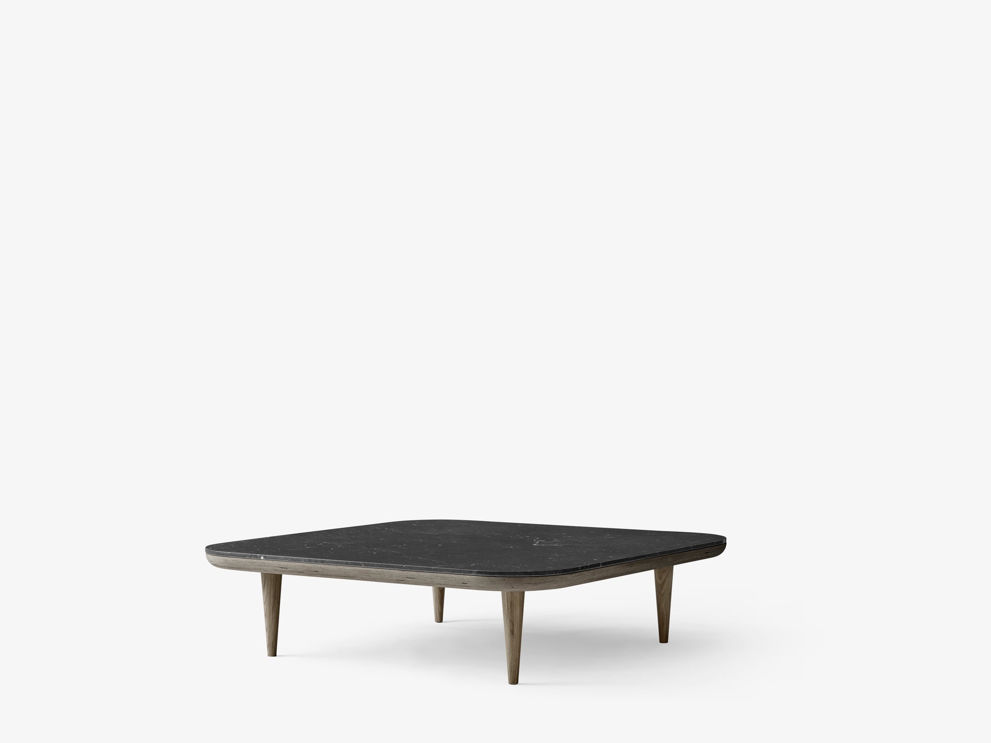 Mesa de centro Fly SC11 de &Tradition con base de roble natural y superficie de mármol blanco, diseño minimalista nórdico; Fly Coffee Table SC11 — FLY_TABLE_SC11_SMOKED_OAK_HONED_NERO_MARQUINA