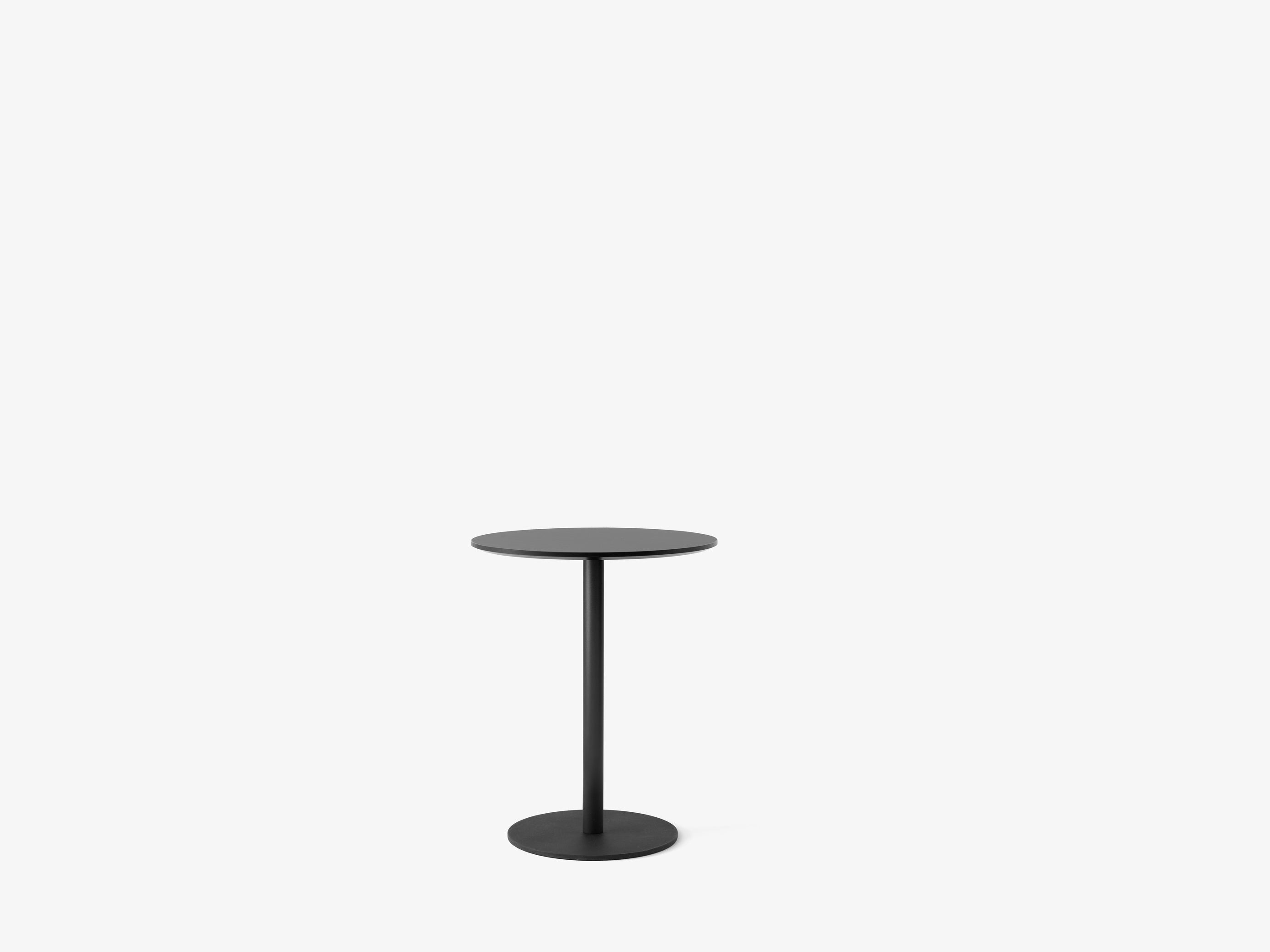 Mesa de café In Between SK17 de &Tradition con tapa de mármol y estructura de acero negro, diseño minimalista escandinavo; In Between Café Table SK17 — In Between SK17_Black_Black Fenix Laminate