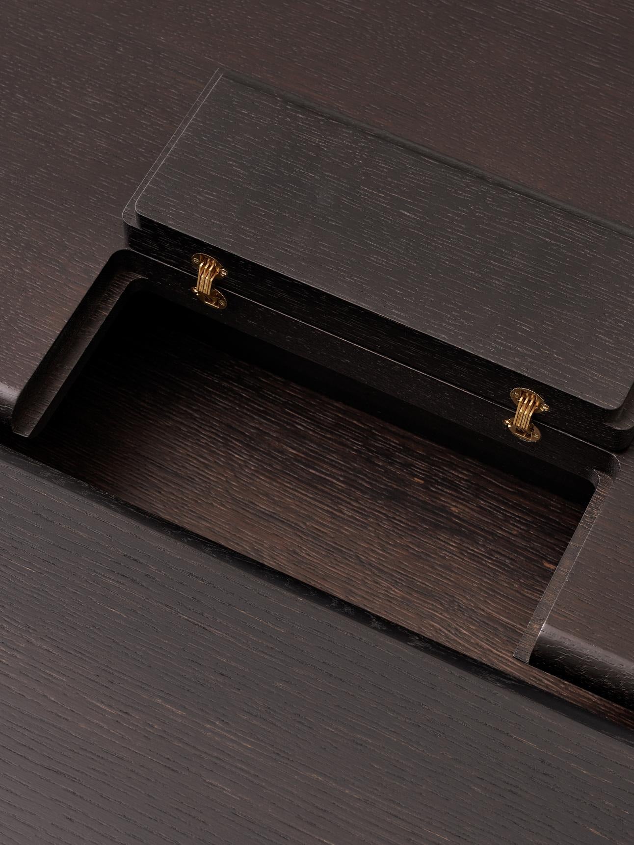 Ita Dining Table OS1 — Ita Dining Table OS1 Cable Management_Veneer Dark Stained Oak w. Dark Stained Oak Legs_Detail
