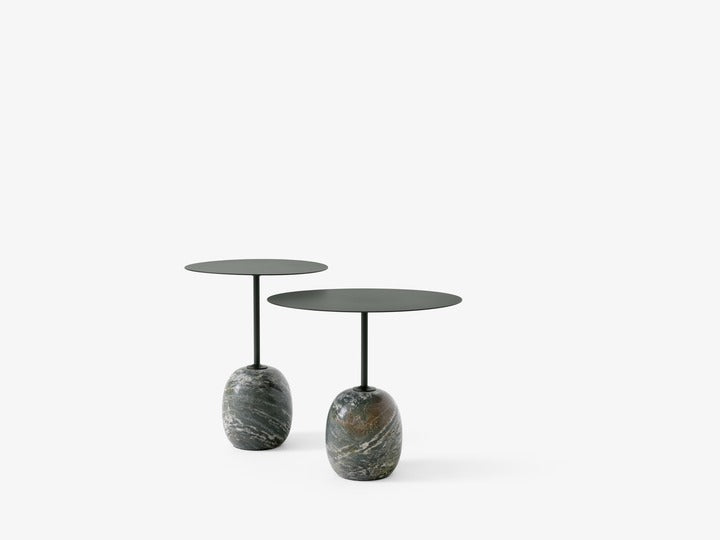 Mesa auxiliar Lato LN9 de &Tradition con estructura de acero negro y superficie de mármol blanco, diseño minimalista de Luca ; Lato Side Table LN9 — Lato LN9_Emparador Marble w. Lacquered Walnut_closeup; Lato Side Table LN9 — Lato LN8, LN9 2; Lato Side Table LN9 — Lato LN9_brown; Lato Side Table LN9 — Lato LN9_Crema Diva Marble &amp; Lacquered Oak