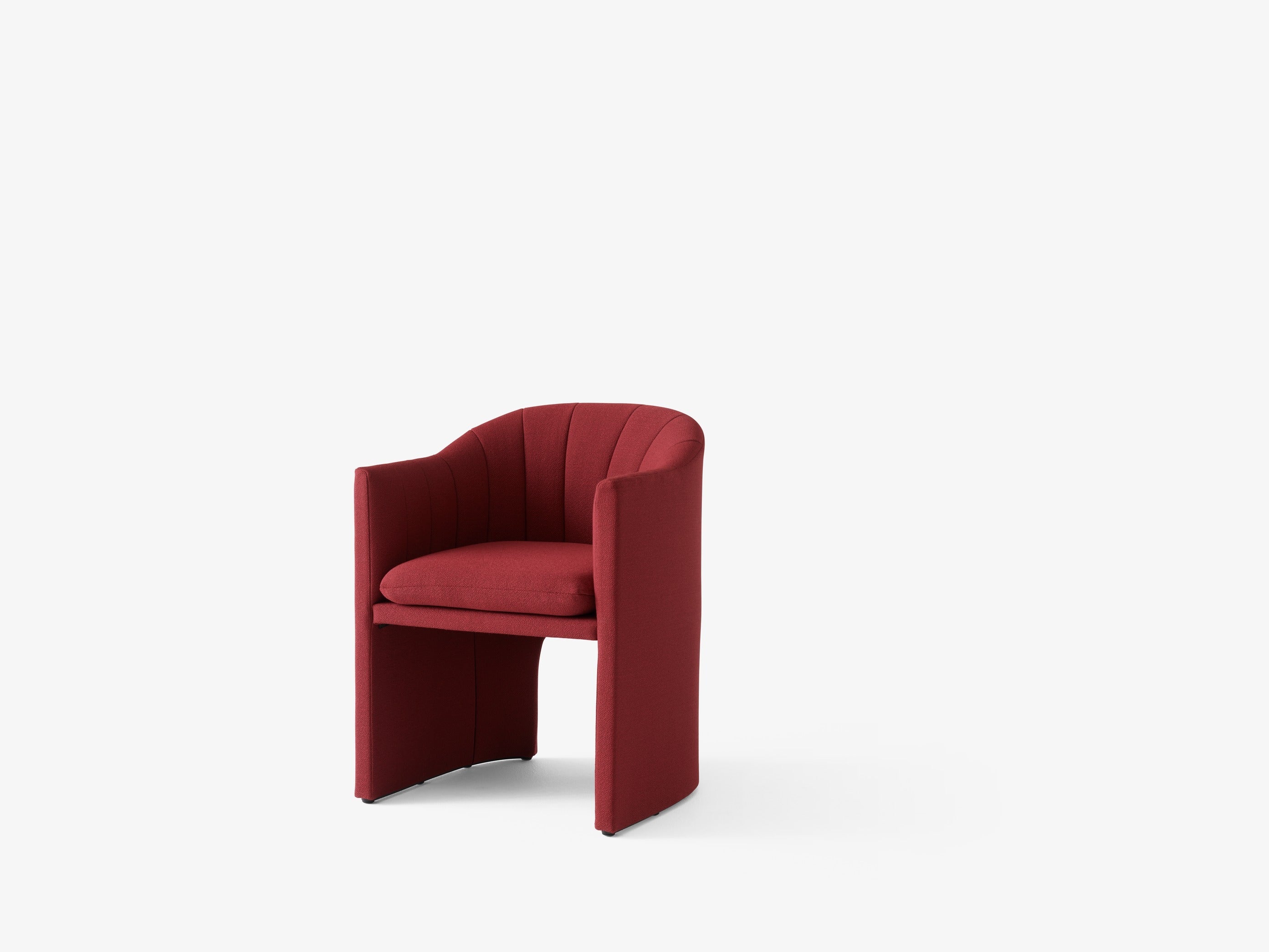 Silla comedor &Tradition Loafer SC24 tapizada con estructura de madera y diseño escandinavo moderno por Space Copenhagen; Loafer Dining Chair SC24 — Loafer Dining SC24_Black w. acca0231_Angled front; Loafer Dining Chair SC24 — Loafer Dining SC24_Black w. vid0582_Angled front; Loafer Dining Chair SC24 — Loafer SC24_Vidar 972; Loafer Dining Chair SC24 — Loafer Dining SC24_Black w. acca0231_Detail