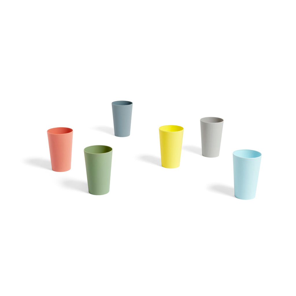 Vasos de polipropileno en varios colores llamativos de la marca HAY
