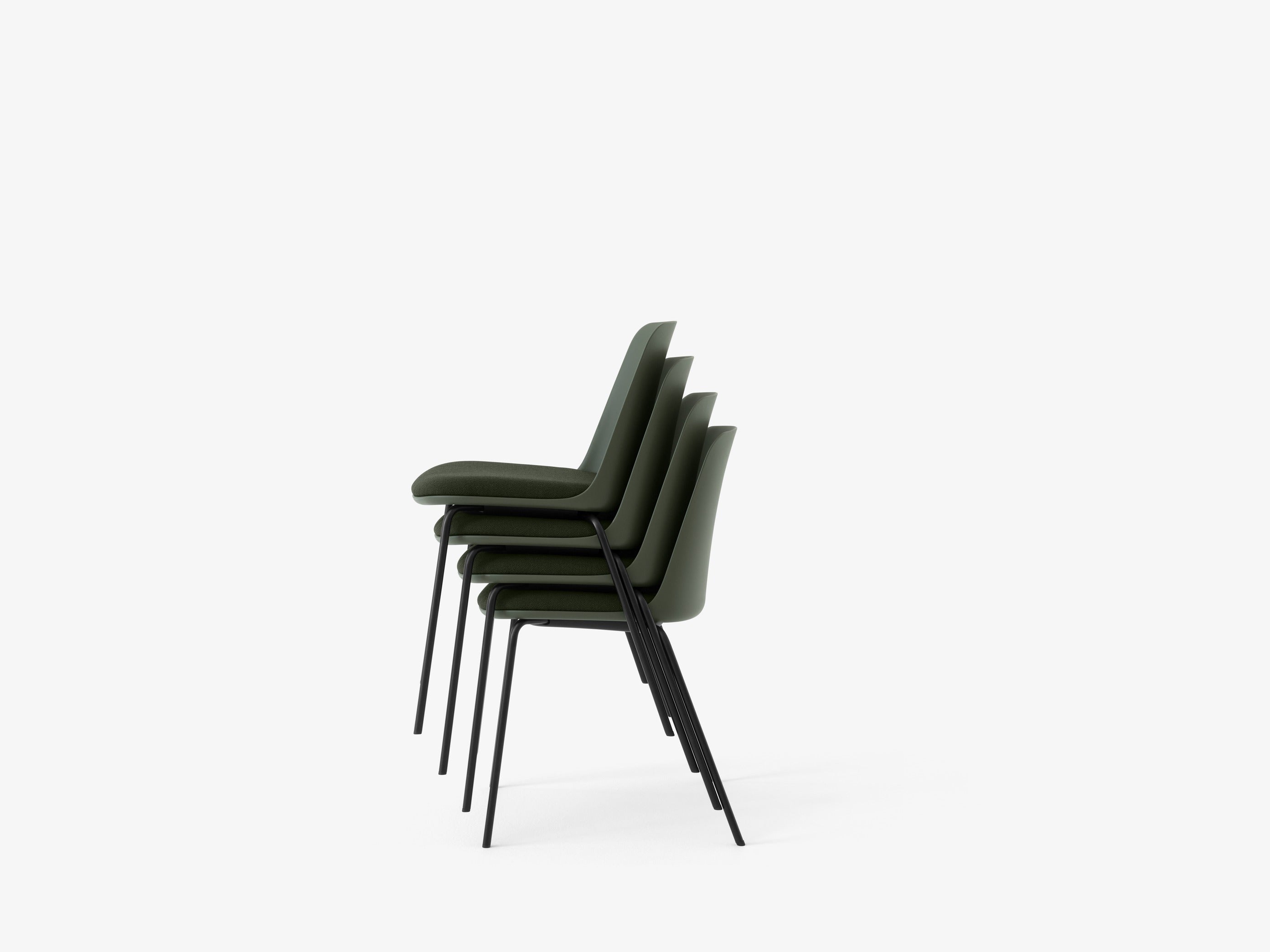 Silla Trolley Rely Chair HW66 de &Tradition en madera natural con diseño minimalista nórdico sobre fondo neutro; Trolley Rely Chair HW66 — Rely HW66_Bronze Green &amp; Vidar 097 w. Black base_Stacked; Trolley Rely Chair HW66 — Rely HW66_ Vermillion red &amp; Vidar 556 w. Chrome; Trolley Rely Chair HW66 — Rely HW66_ Vermillion red &amp; Vidar 556 w. Chrome_stacked