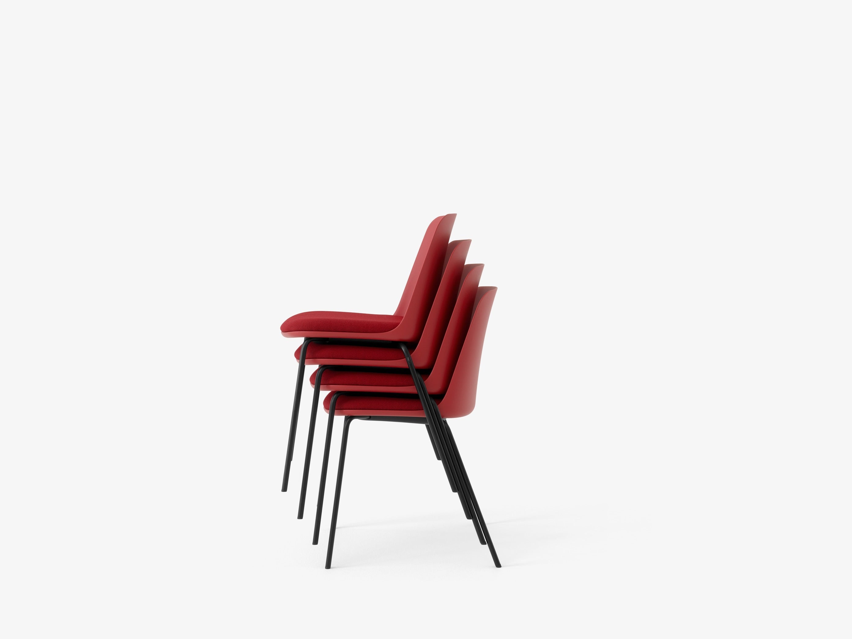 Silla Trolley Rely Chair HW66 de &Tradition en madera natural con diseño minimalista nórdico sobre fondo neutro; Trolley Rely Chair HW66 — Rely HW66_Bronze Green &amp; Vidar 097 w. Black base_Stacked; Trolley Rely Chair HW66 — Rely HW66_ Vermillion red &amp; Vidar 556 w. Chrome; Trolley Rely Chair HW66 — Rely HW66_ Vermillion red &amp; Vidar 556 w. Chrome_stacked