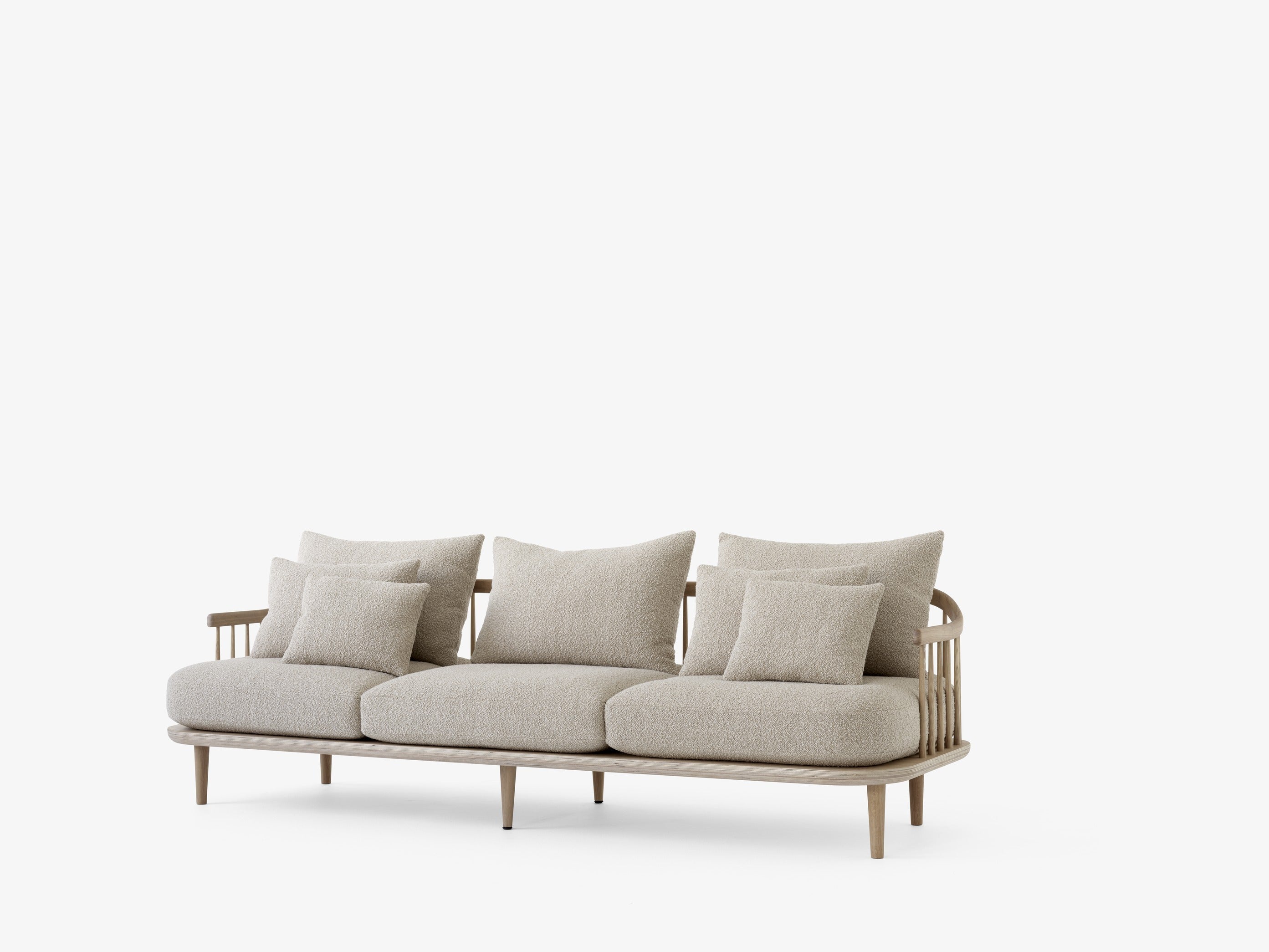 Sofá Fly SC12 de &Tradition con base de roble natural y tapicería en tela, diseño minimalista escandinavo de Space Copenhagen; Fly Sofa SC12 — Fly SC12_Smoked Oiled Oak w. Karakorum 003_Front; Fly Sofa SC12 — SC12_Oiled Oak w. Karakorum 003; Fly Sofa SC12 — Fly SC1, SC2, SC12 Oiled Oak w. Karakorum 003 detail; Fly Sofa SC12 — Fly SC1, SC2, SC12 Smoked Oiled Oak w. Hot Madison 094 detail