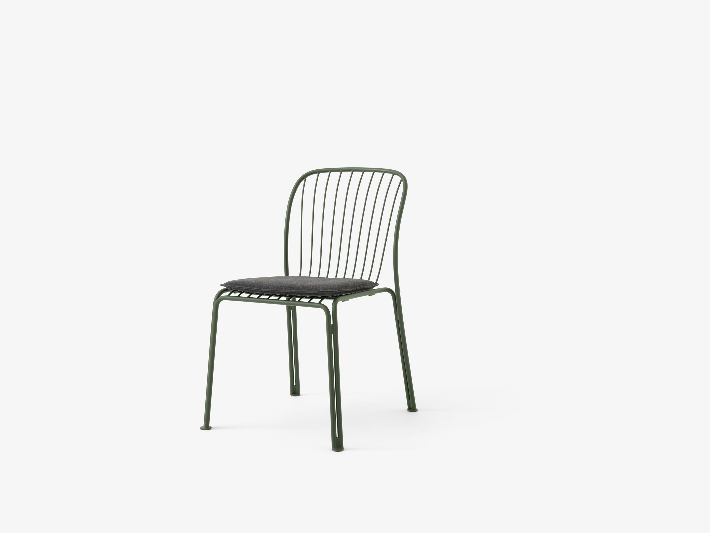 Cushion Thorvald Outdoor Side Chair & Armchair SC94 — Thorvald Chair SC94_Bronze Green_Thorvald Chair SC94-SC95 Seat Pad_Heritage Char_Angled front
