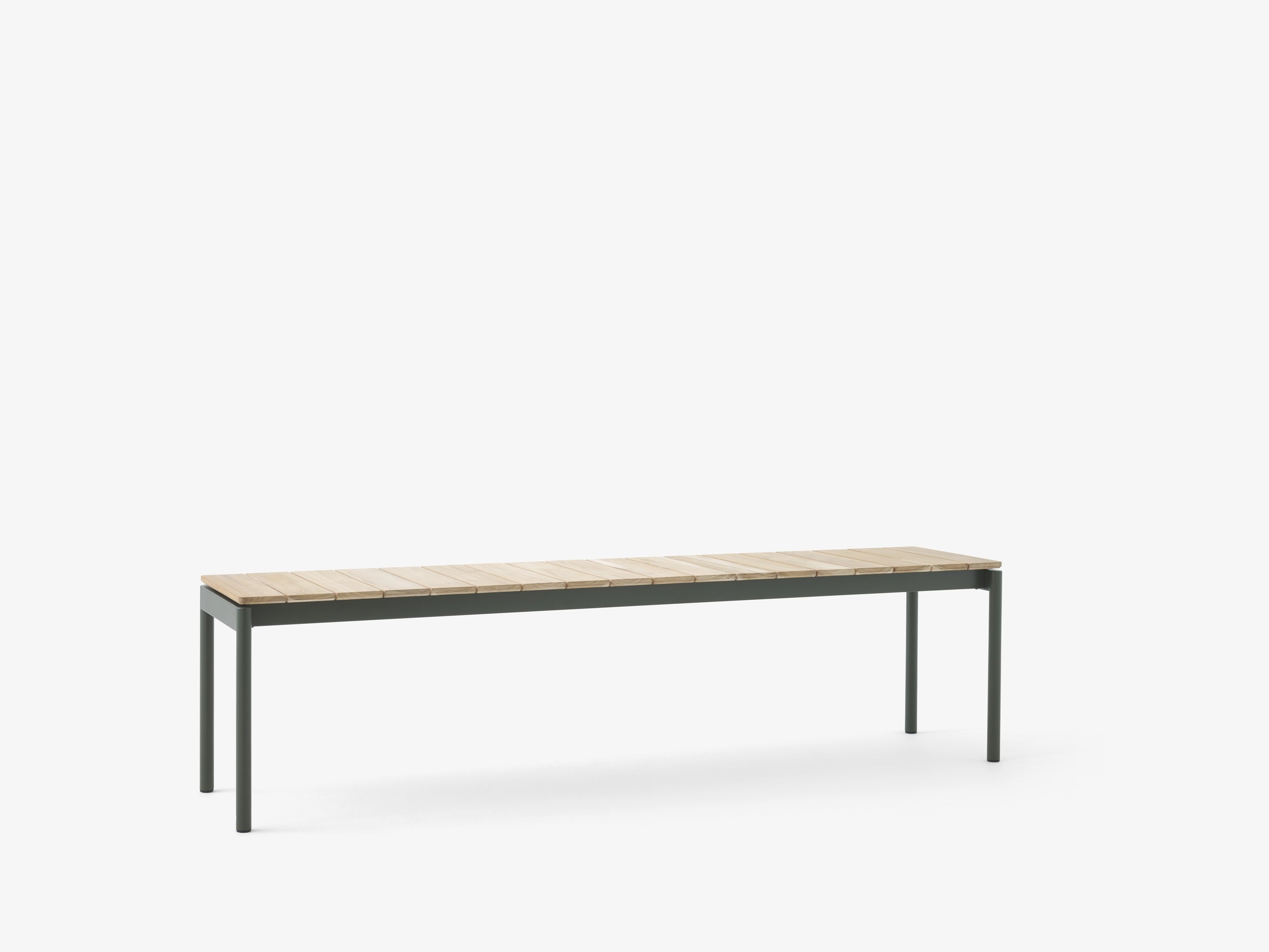 Cojín Seat Pad Ville Outdoor AV28 de &Tradition con espuma y tapicería resistente para banco de exterior diseñado por Anderss; Seat Pad Ville Outdoor Bench AV28 — Ville Bench AV28 Cushion_Heritage Char_Up; Seat Pad Ville Outdoor Bench AV28 — Ville AV28_Warm Black w. Teak_Ville Bench Cushion_Heritage Papyrus; Seat Pad Ville Outdoor Bench AV28 — Ville AV28_Warm Black w. Teak; Seat Pad Ville Outdoor Bench AV28 — Ville AV28_Bronze Green w. Teak_Ville Bench Cushion_Heritage Papyrus